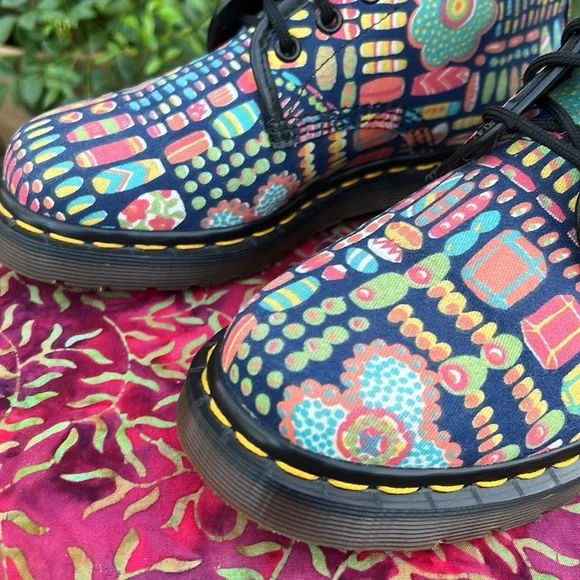 🏴󠁧󠁢󠁥󠁮󠁧󠁿 Dr. Martens MIE Vintage Multicolor Floral Boots UK 4 - Picture 9 of 17